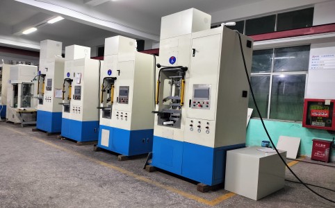磁芯粉末伺服成型機在新能源、儲能、光伏中的應(yīng)用